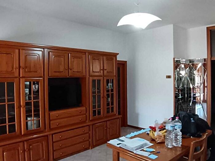 Appartamento trilocale in affitto in Lagomaggio, Rimini