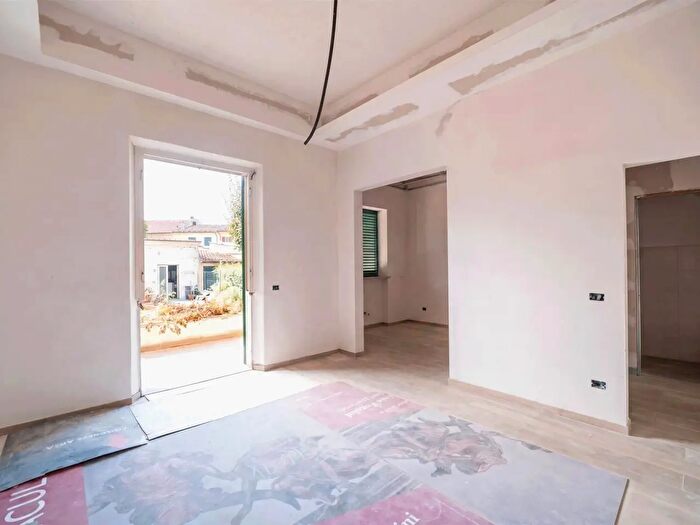 Casa con 6 locali in vendita in Via di Cocco, Firenze