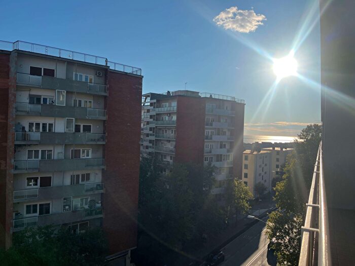 Appartamento trilocale in affitto in Via Schiapparelli, Trieste