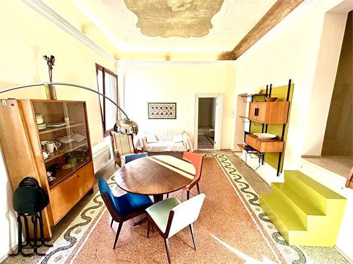 Appartamento con 6 locali in vendita in Venezia