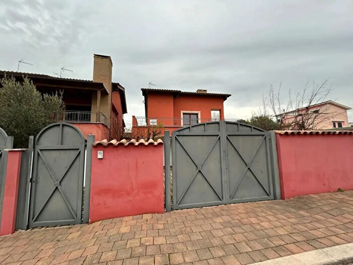 Casa quadrilocale in vendita in Via delle Fresie, Anzio