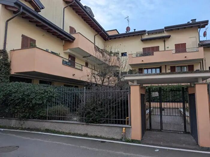 Appartamento trilocale in vendita in Via Carabelli, Lainate