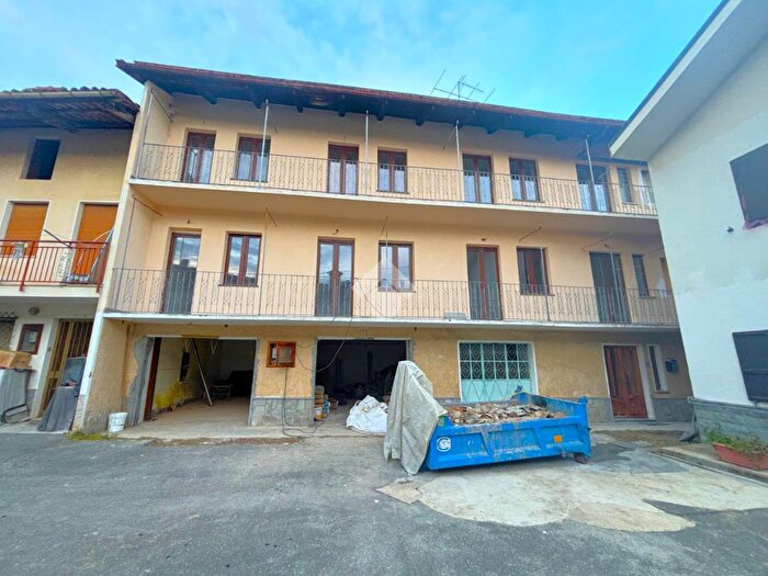 Appartamento trilocale in vendita in Vicolo del Pozzo, Giaveno