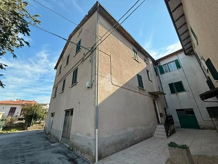 Appartamento con 5 locali in vendita in Via del Cemento, Gubbio
