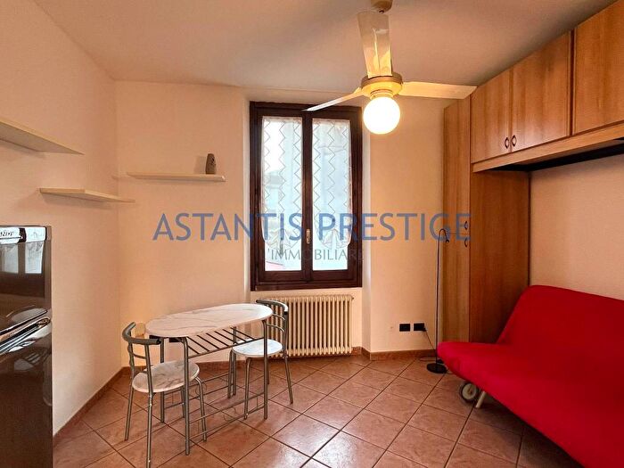 Appartamento monolocale in affitto in Via Luigi Porro Lambertenghi, Isola, Milano