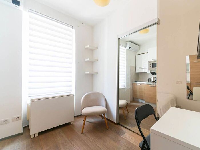 Appartamento monolocale in affitto in Via Rosolino Pilo, Porta Venezia, Milano