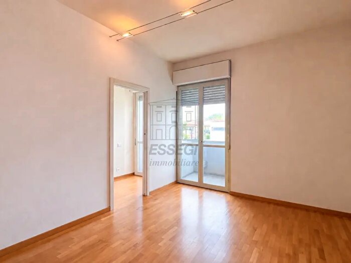 Appartamento trilocale in vendita in Via San Marco, Lucca