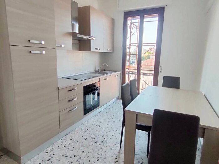 Appartamento trilocale in affitto in Via Giuseppe Manfredi, Stadio, Piacenza