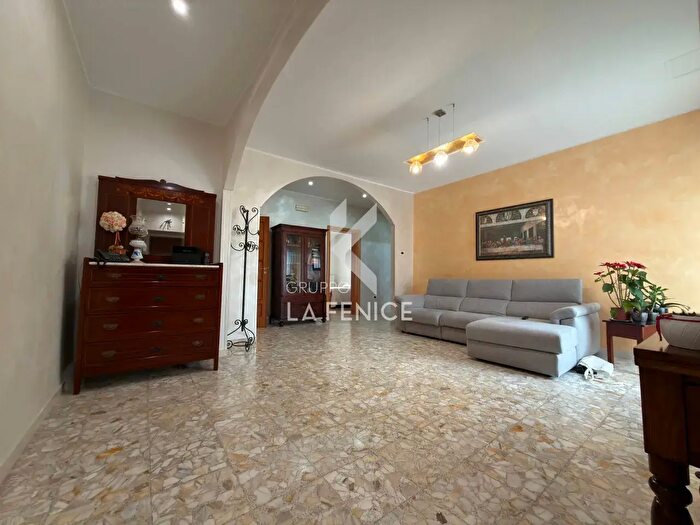 Appartamento trilocale in vendita in Via Edmondo De Amicis, Martina Franca