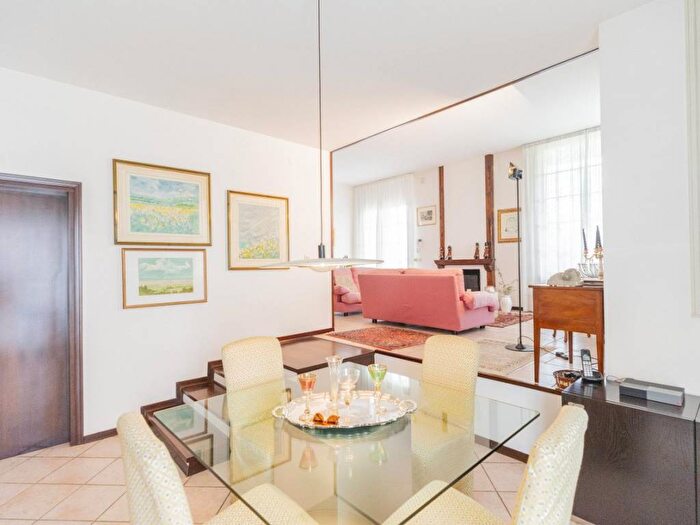 Casa con 6 locali in vendita in Via Roma, Centro, Saonara
