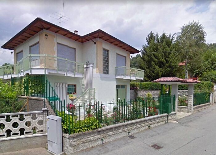 Casa con 5 locali in vendita in Via Roma, Belveglio