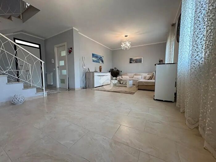 Casa quadrilocale in vendita in Via della Maccadina, Pompiano