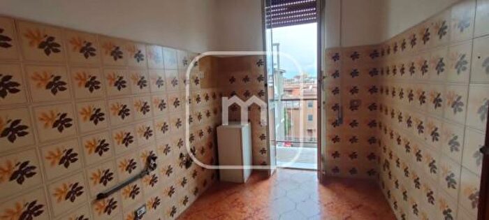 Appartamento trilocale in vendita in Via Alfredo Blasi, Roma