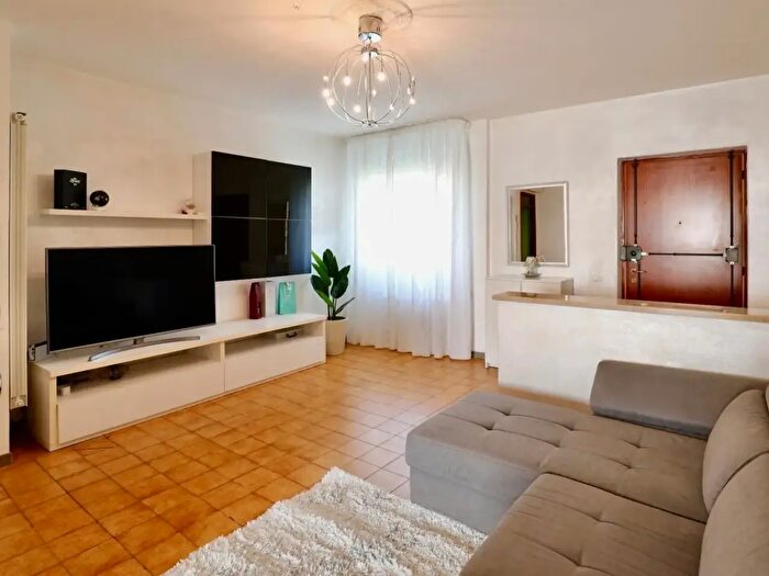 Appartamento con 5 locali in vendita in Viareggio