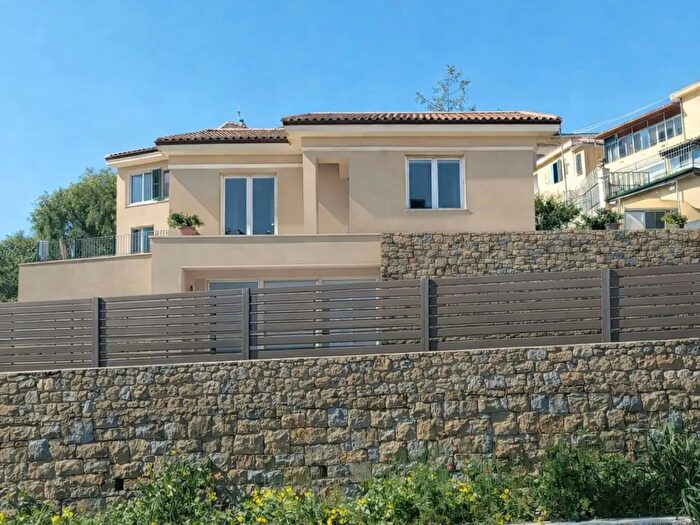 Casa quadrilocale in vendita in Strada Monte Ortigara, Sanremo