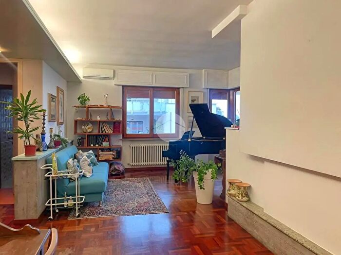 Appartamento quadrilocale in vendita in Via Nazionale, Roseto Degli Abruzzi