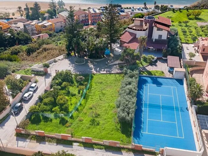 Casa con 16 locali in vendita in Via delle Rose, Porto Empedocle