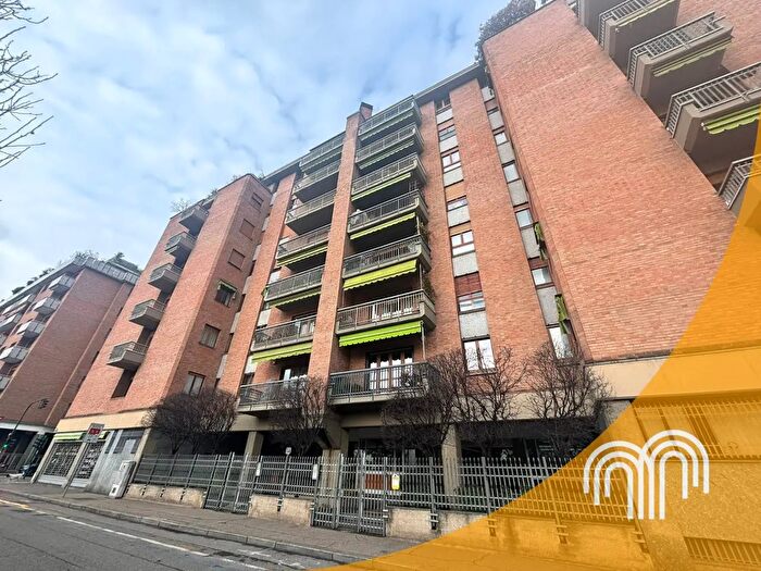 Appartamento con 7 locali in vendita in Via Giovanni Cavalli, Torino