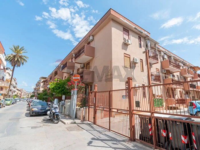 Appartamento quadrilocale in vendita in Via Giovanni Gorgone, Palermo