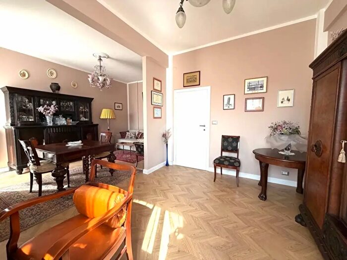 Appartamento trilocale in vendita in Viale C Rosselli, Montecatini Terme