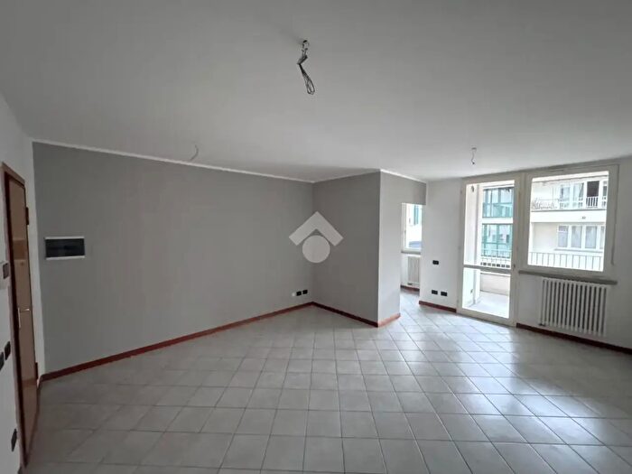 Appartamento trilocale in vendita in Via Volta, Malnate