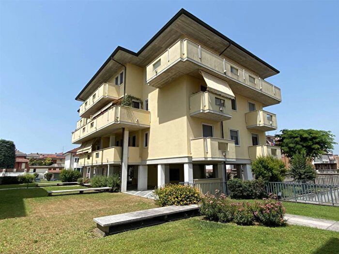 Appartamento bilocale in affitto in Via Puccini, Centro, SantAngelo Lodigiano