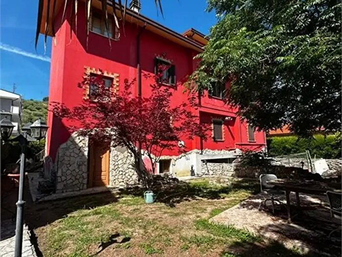Appartamento con 8 locali in vendita in Via Selva Piana, Casoli