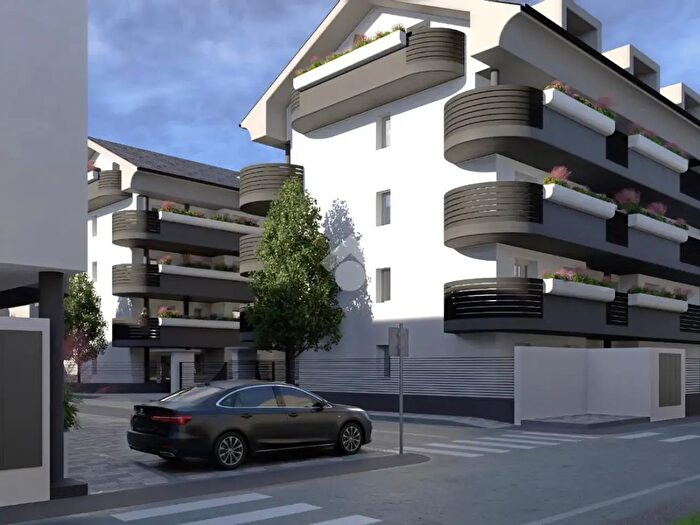 Appartamento trilocale in vendita in Via Santa Cecilia, Varedo