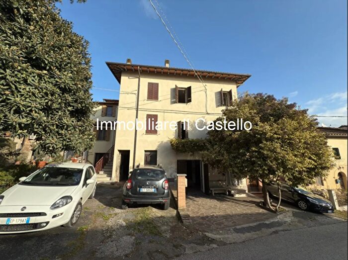 Casa trilocale in vendita in Via della Repubblica, Castiglione Del Lago