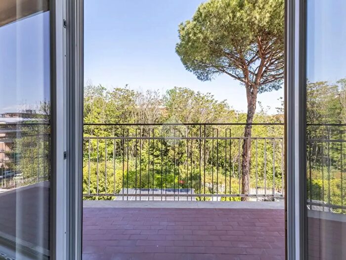 Appartamento trilocale in vendita in Via Edoardo Bassini, Roma