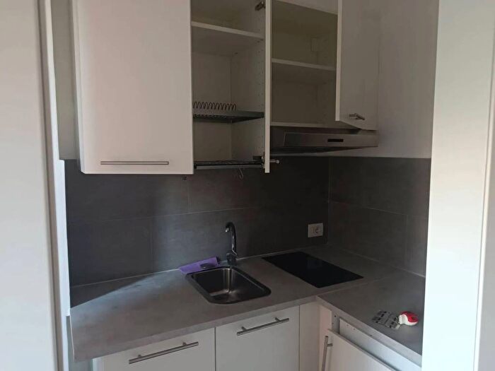 Appartamento monolocale in affitto in Via Andrea Maffei, Montenero, Milano