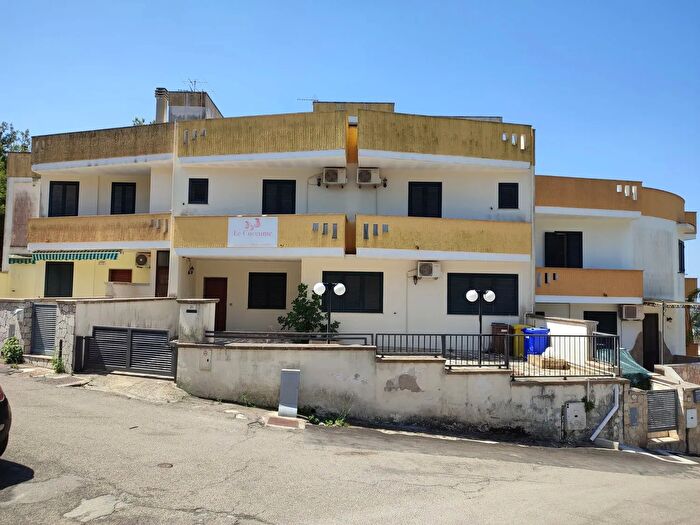 Casa con 12 locali in vendita in Pasubio, Tuglie