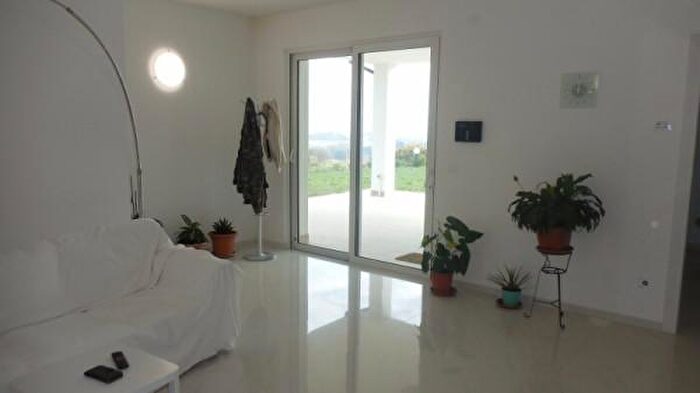 Casa con 6 locali in vendita in Via Grugnaleto, Montemarciano