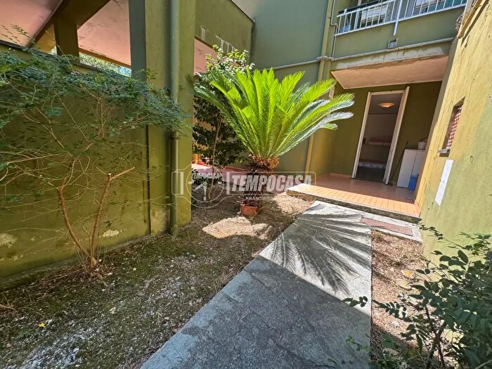Appartamento bilocale in vendita in Via degli Oleandri B, Varazze