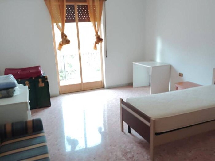 Appartamento trilocale in affitto in Via Pietro de Crescenzi, Quattromiglia, Rende