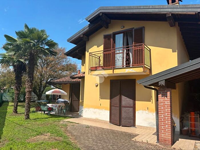 Casa con 5 locali in vendita in Via Ramacci, Castelletto Sopra Ticino