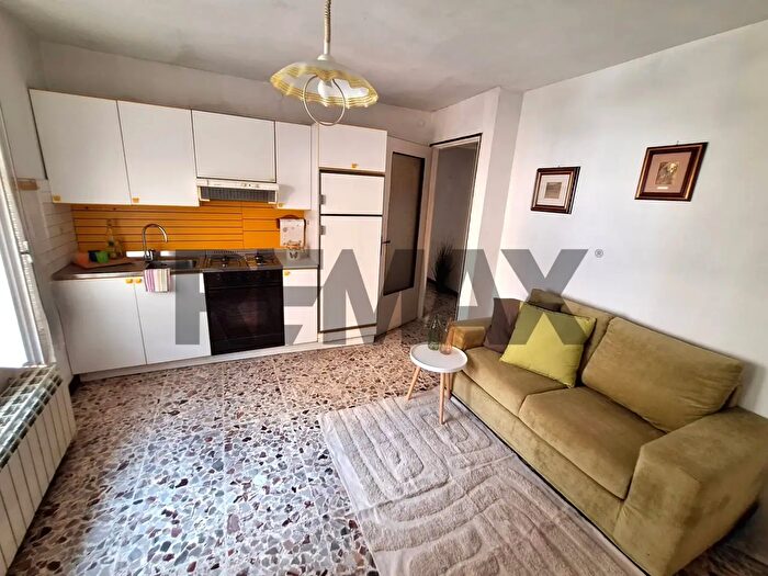 Appartamento trilocale in vendita in Solto Collina
