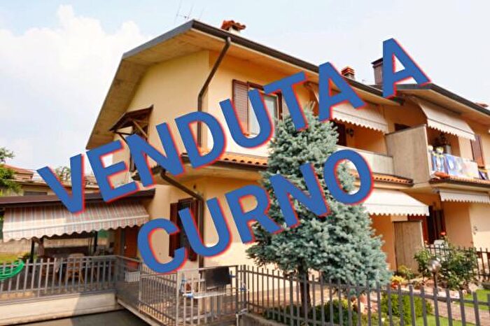 Casa quadrilocale in vendita in Via Brembo, Curno