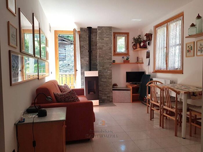 Appartamento bilocale in affitto in Via Seggiovia, Centro, Caspoggio