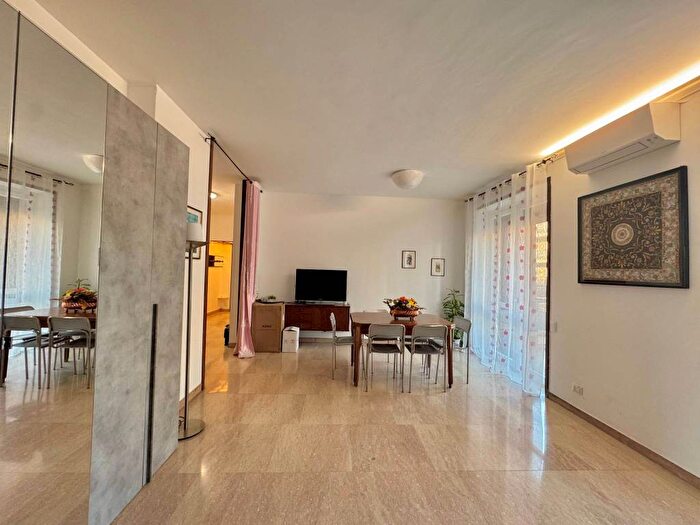 Appartamento trilocale in affitto in Corso Lodi, Lodi Brenta, Milano