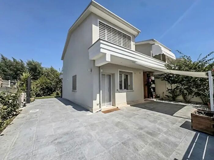 Casa con 5 locali in vendita in Via Predoi, Roma