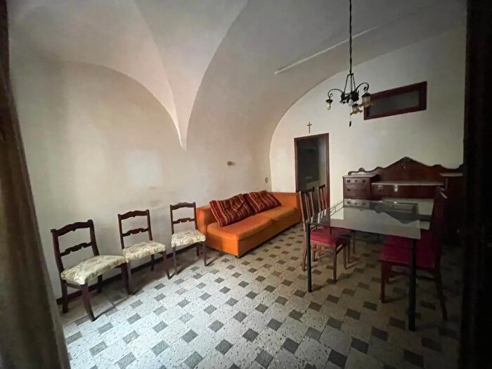 Appartamento con 6 locali in vendita in Piazza Coluccio Salutati, Buggiano