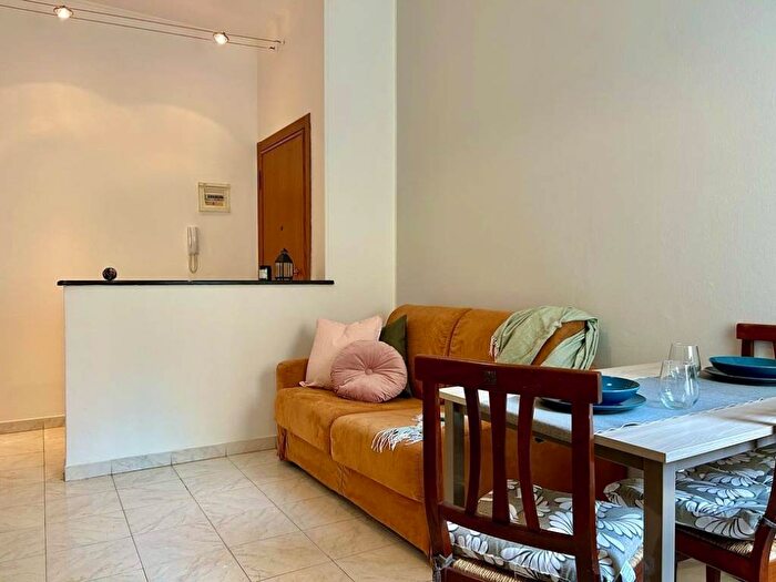Appartamento bilocale in affitto in Via Popoli Uniti, Rovereto, Milano