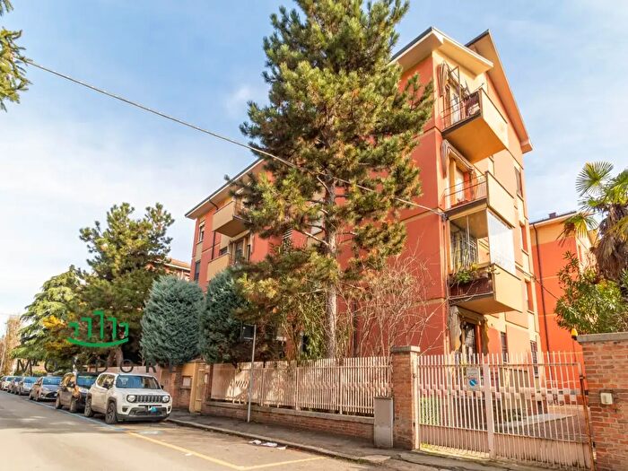 Appartamento quadrilocale in vendita in Via Luigi Riccoboni, Bologna