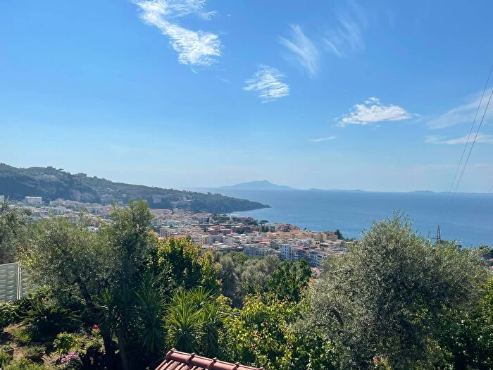 Appartamento bilocale in vendita in Via Iommella Grande, SantAgnello