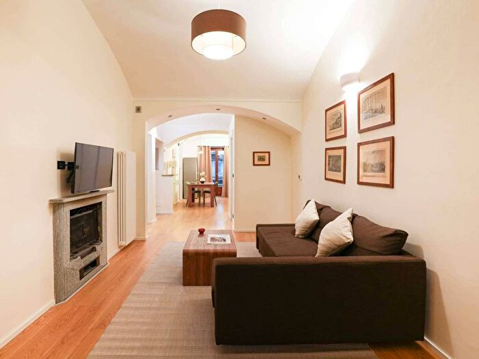 Appartamento trilocale in affitto in Via Belfiore, San Salvario Baretti, Torino