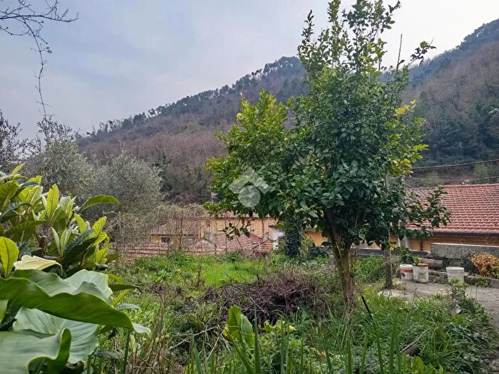 Appartamento quadrilocale in vendita in Via Diramazione per Carrara, Carrara