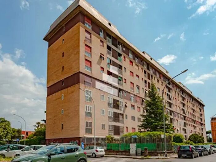 Appartamento trilocale in vendita in Via Francesco Buonamici, Roma