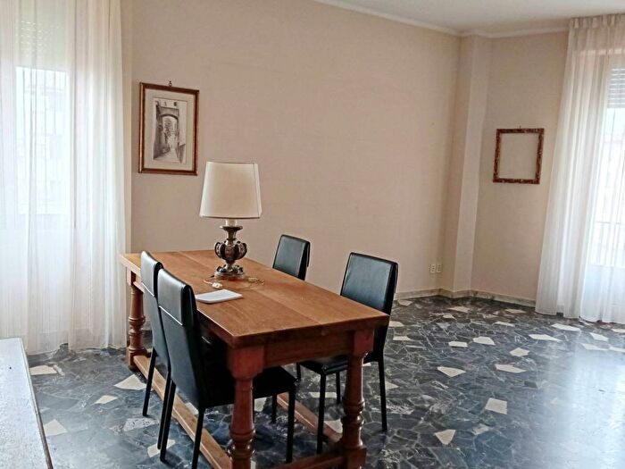 Appartamento con 5 locali in affitto in Leopoldo Vittorio Emanuele Statuto, Firenze