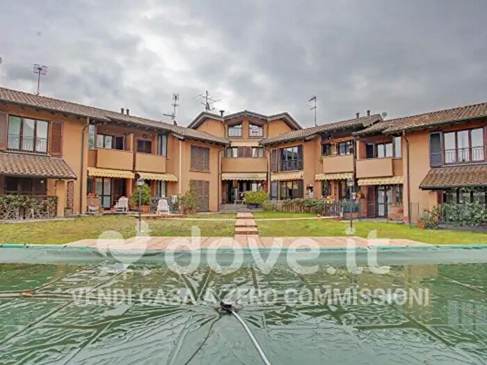 Appartamento quadrilocale in vendita in Via Carlo Porta, Gavirate